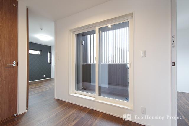 (各社施工事例)ヴィンテージスタイル・吹抜けのあるウォルナット無垢床の家