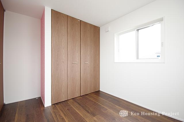 (各社施工事例)ヴィンテージスタイル・吹抜けのあるウォルナット無垢床の家